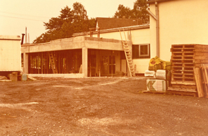 ewm images/zeitstrahl/1990_Anbau-Werk-1.jpg